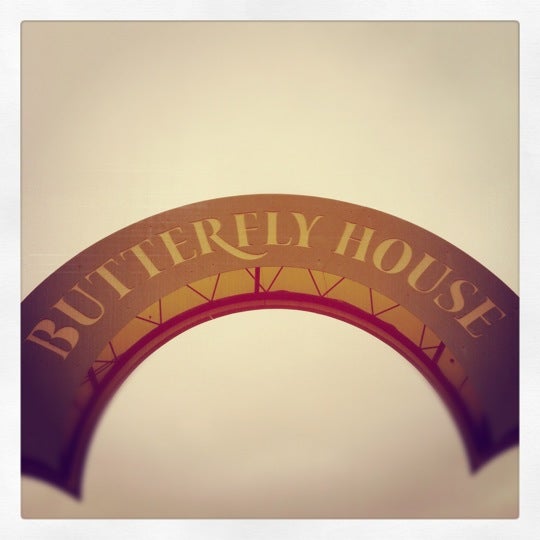 2/8/2013 tarihinde Support Innovationsziyaretçi tarafından Butterfly House at Faust County Park'de çekilen fotoğraf
