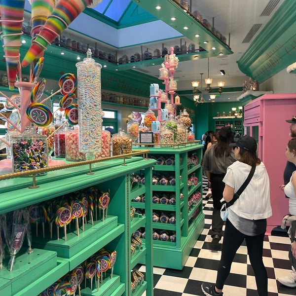 Honeydukes Candy Store