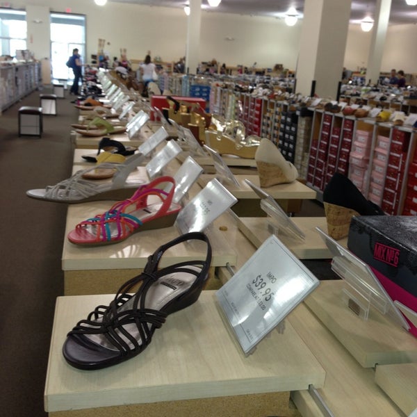 ds shoe warehouse