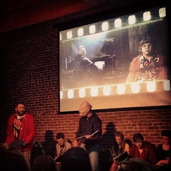 12/1/2013にAngelicaがArcade Comedy Theaterで撮った写真