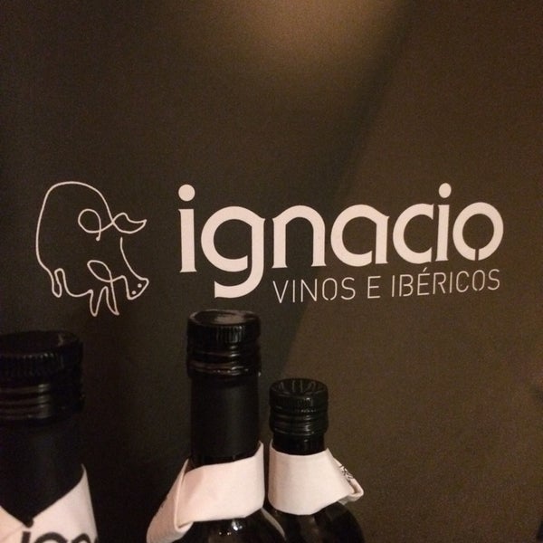 Снимок сделан в ignacio vinos e ibéricos пользователем G K. 1/17/2014