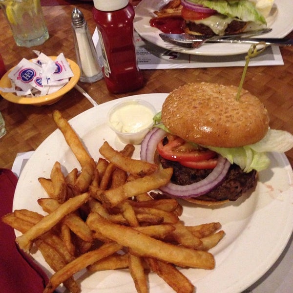 Photos at Sterling Spoon Cafe 19 tips from 827 visitors