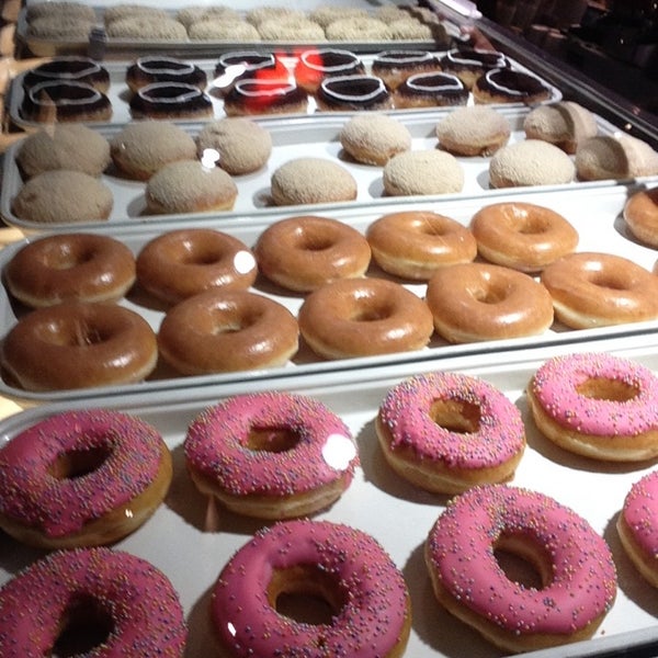 Photo taken at Krispy Kreme by Chavarin on 4/7/2014