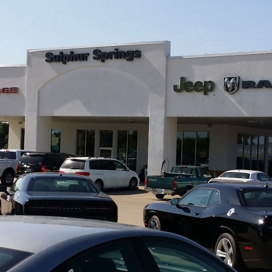 รูปภาพถ่ายที่ Sulphur Springs Chrysler Dodge Jeep Ram โดย Sulphur Springs Chrysler Dodge Jeep Ram เมื่อ 2/3/2016