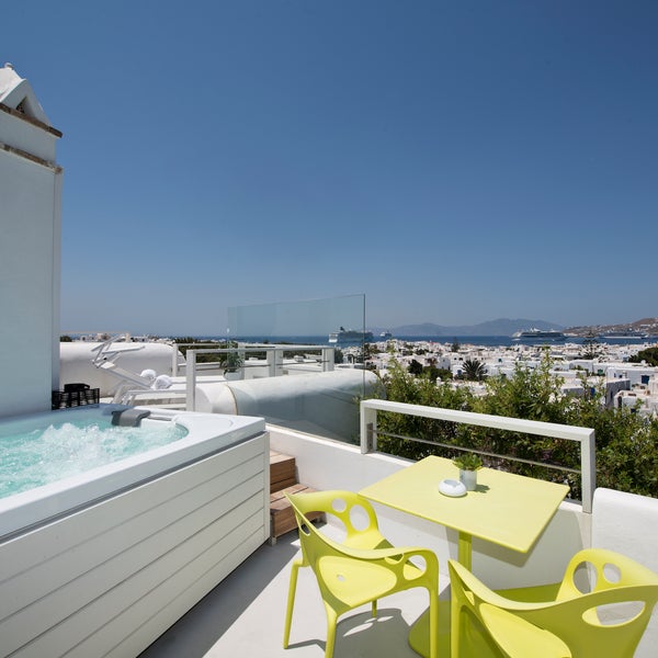 With amazing views of Mykonos town, and an outdoor jacuzzi, our Superior Double Sea View Rooms with Spa can offer a relaxing holiday experience!
