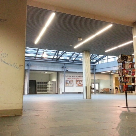 11/16/2012 tarihinde Artjomziyaretçi tarafından Hamburg Üniversitesi'de çekilen fotoğraf