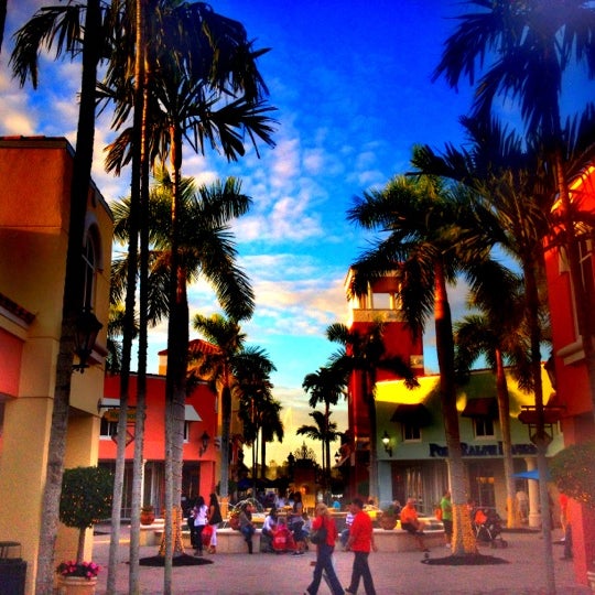 Miromar Outlets - Outlet Mall in Estero