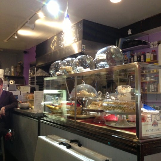 Photo taken at Honey Bakery and Kitchen by Damien S. on 11/29/2012