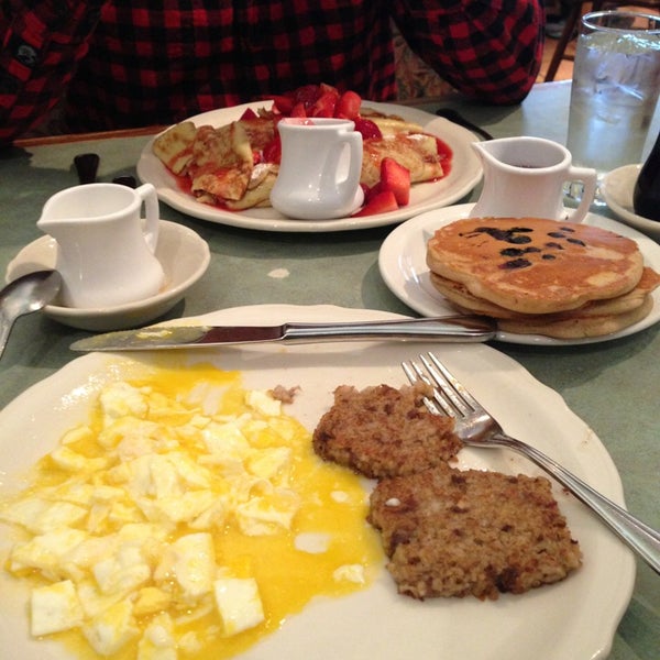 รูปภาพถ่ายที่ The Original Pancake House โดย Martha C. เมื่อ 3/2/2013