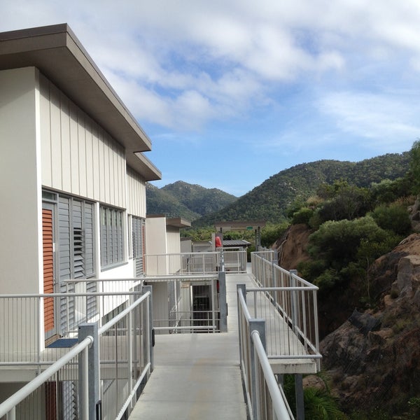 Curated Magnetically Modern Rooftop Apartments Gallery View 41