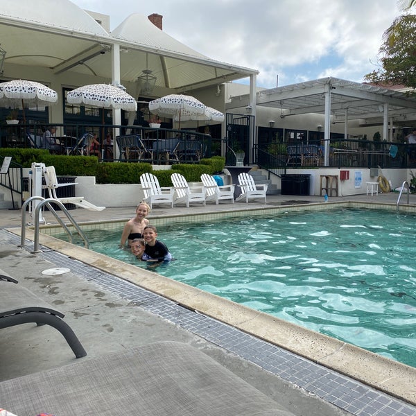 Foto diambil di The Lafayette Hotel, Swim Club &amp; Bungalows oleh Jose pada 7/13/2022