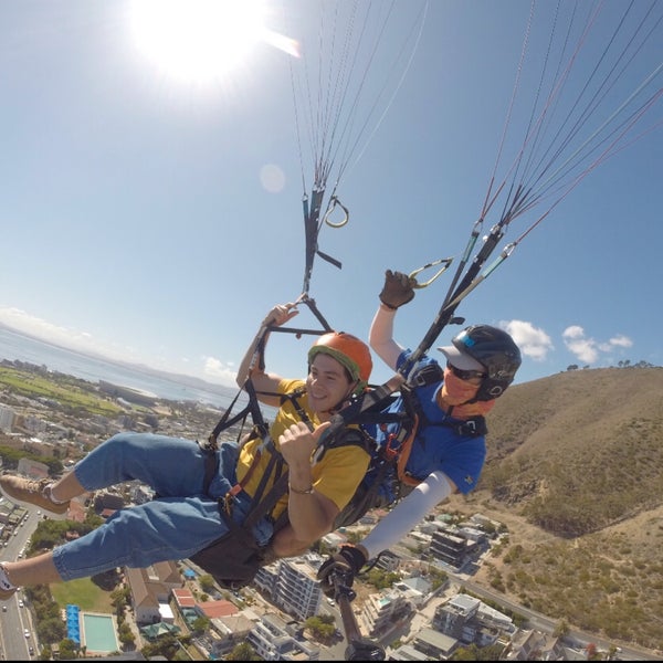 Foto tirada no(a) Parapax Tandem Paragliding in Cape Town por jesus alonso em 3/18/2020