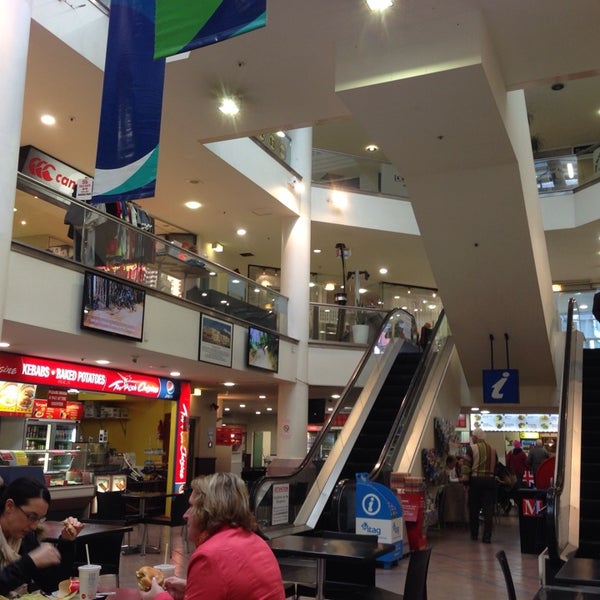 Foto scattata a O&#39;Connells Shopping Centre da Clarke B. il 5/12/2014