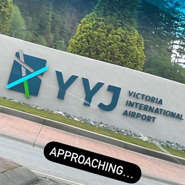 Снимок сделан в Victoria International Airport (YYJ) пользователем Clarke B. 5/29/2022