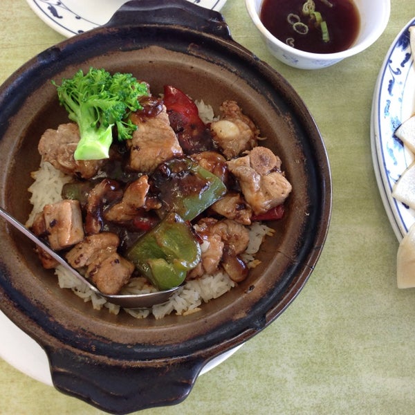 8/12/2014 tarihinde Vivian C.ziyaretçi tarafından Nature Pagoda Restaurant'de çekilen fotoğraf