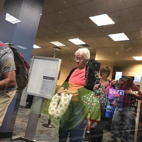 Foto tomada en University Park Airport (SCE)  por Ed V. el 7/28/2017