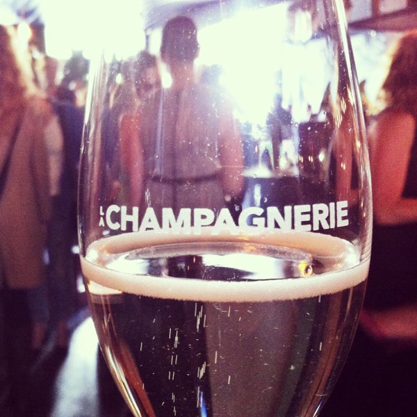 Foto tirada no(a) La Champagnerie por Marie C. em 5/28/2013