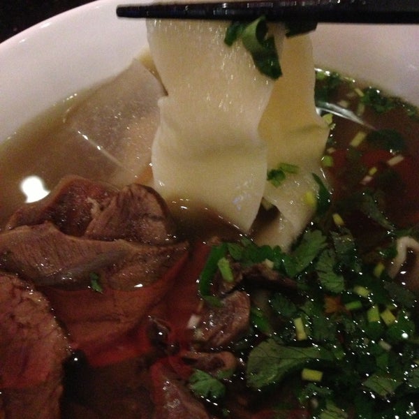 Foto diambil di Xian Sushi &amp; Noodle oleh Jonathan J. pada 12/30/2013