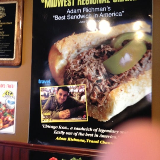 Das Foto wurde bei Al&#39;s Beef and Catering on Adams von Josh L. am 11/2/2012 aufgenommen