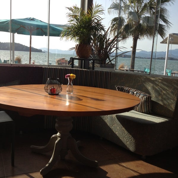 4/5/2013 tarihinde Esra Ç.ziyaretçi tarafından Shaka Restaurant Bar &amp; Cafe'de çekilen fotoğraf
