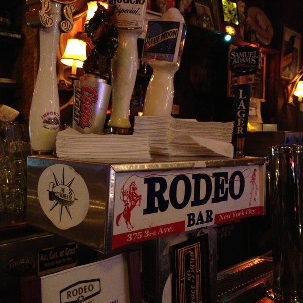 Das Foto wurde bei Rodeo Bar von Leandro D. am 3/10/2013 aufgenommen