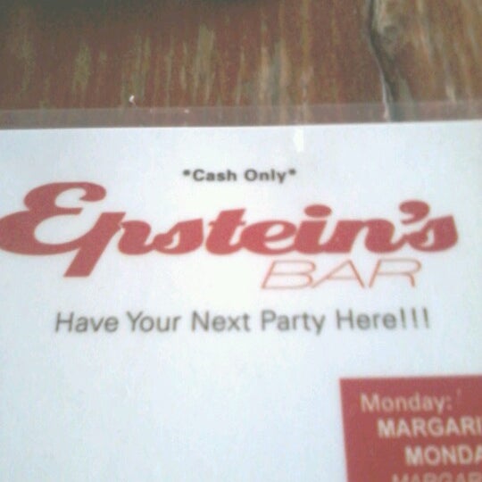 Foto tirada no(a) Epstein&#39;s Bar por Harlem’s H. em 9/20/2012