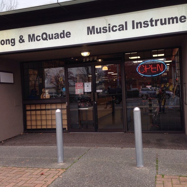 Снимок сделан в Long &amp; McQuade Musical Instruments пользователем Marty H. 11/9/2013
