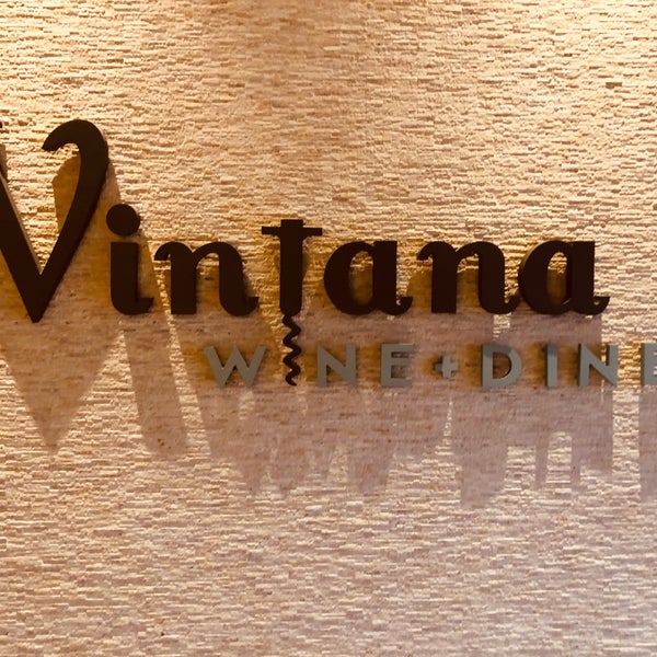Das Foto wurde bei Vintana Wine + Dine von Nick am 3/14/2021 aufgenommen