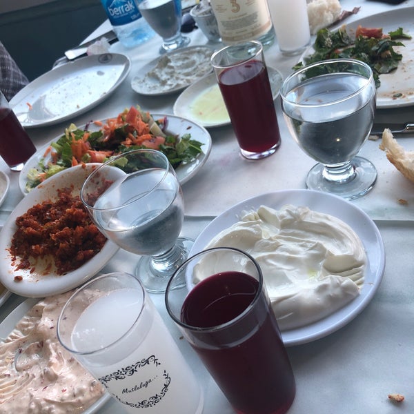 Foto diambil di Cemil Baba Balık Restaurant oleh ♠U-Ğ-U-R♠ . pada 5/3/2022