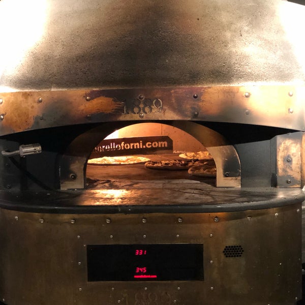 Foto scattata a 18|89 Fast Fine Pizza da Judit S. il 2/22/2019
