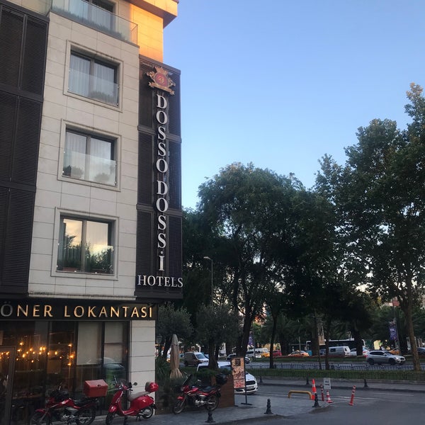 รูปภาพถ่ายที่ Dosso Dossi Hotels Downtown โดย Ahmed H. เมื่อ 6/21/2020