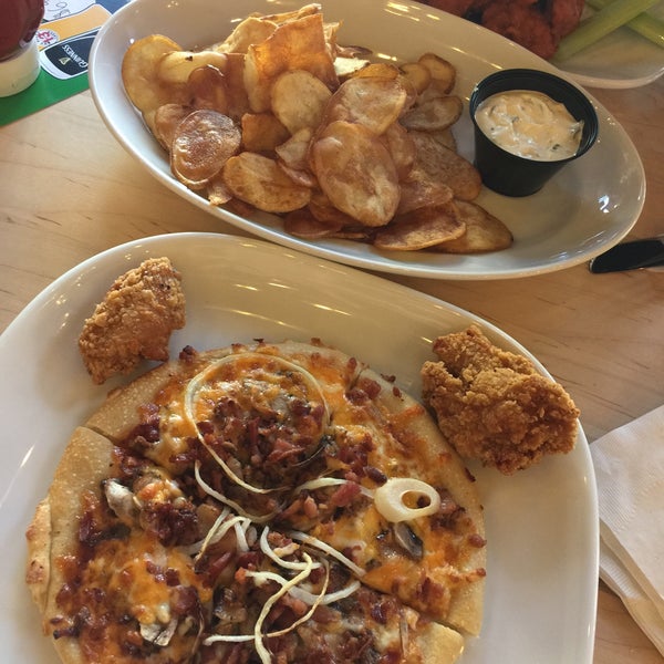 3/16/2017 tarihinde Shirley C.ziyaretçi tarafından Boston Pizza'de çekilen fotoğraf
