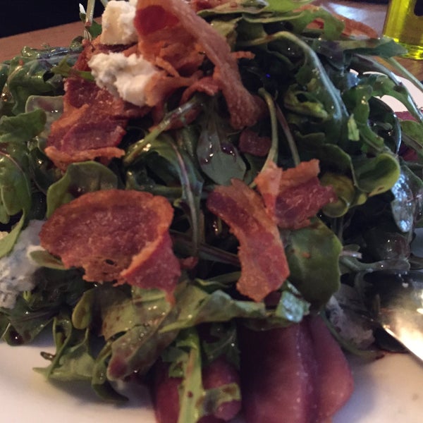 The Pera salad is a mouth-watering start (pear poached in red wine, cinnamon arugula, bacon, Gorgonzola, walnuts)