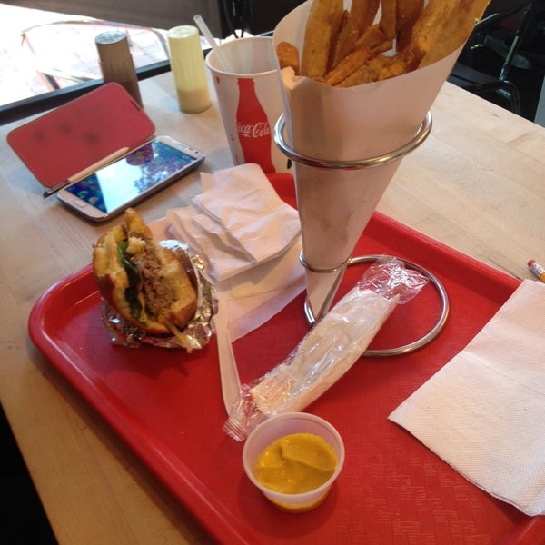 Photo taken at F. Ottomanelli Burgers and Belgian Fries by Sungmo Y. on 6/15/2014