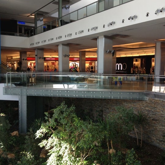 Ferrara Plaza Shopping Center em Carvalhosa