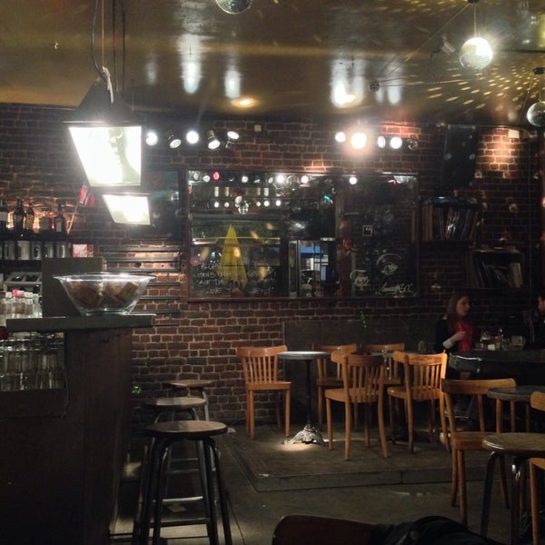 5/7/2015 tarihinde Eldar G.ziyaretçi tarafından Zebra Bar'de çekilen fotoğraf