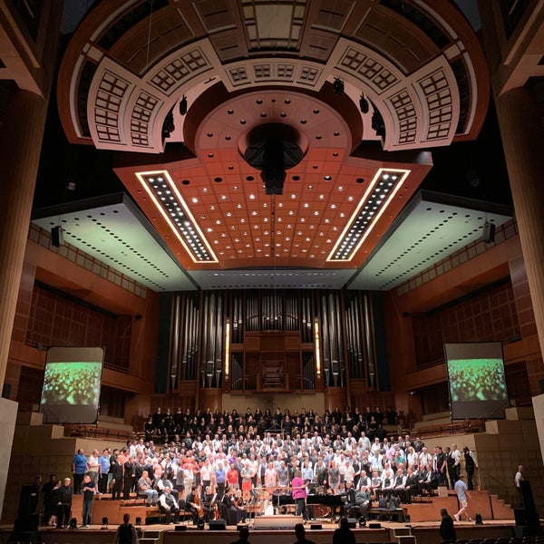 Foto diambil di Morton H. Meyerson Symphony Center oleh Michael M. pada 9/30/2019