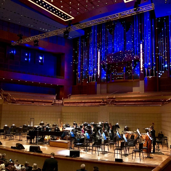 Foto diambil di Morton H. Meyerson Symphony Center oleh Michael M. pada 9/16/2018