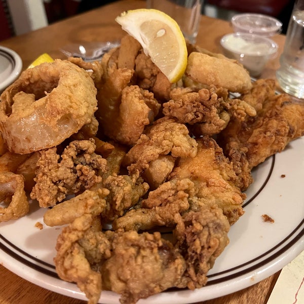Photo taken at Union Oyster House by Michael M. on 10/1/2023