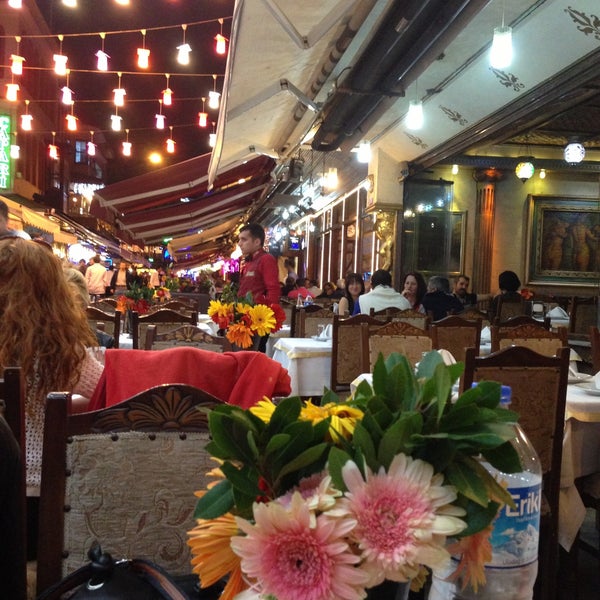 4/30/2013 tarihinde Didem K.ziyaretçi tarafından Afrodit Restaurant'de çekilen fotoğraf