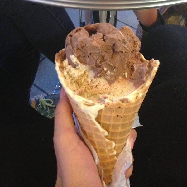 7/18/2013에 sexxpanther님이 Cloud City Ice Cream에서 찍은 사진