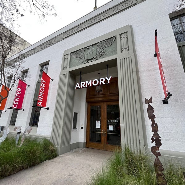 Foto tirada no(a) Armory Center for the Arts por Brian em 1/13/2023