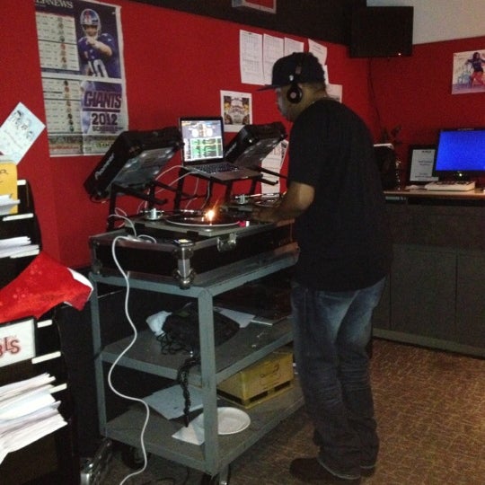 Foto scattata a WBLS-FM 107.5 da Bryce R. il 12/21/2012