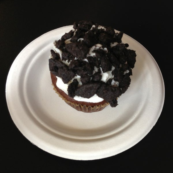 4/6/2013にDennis T.がToadstool Cupcakesで撮った写真