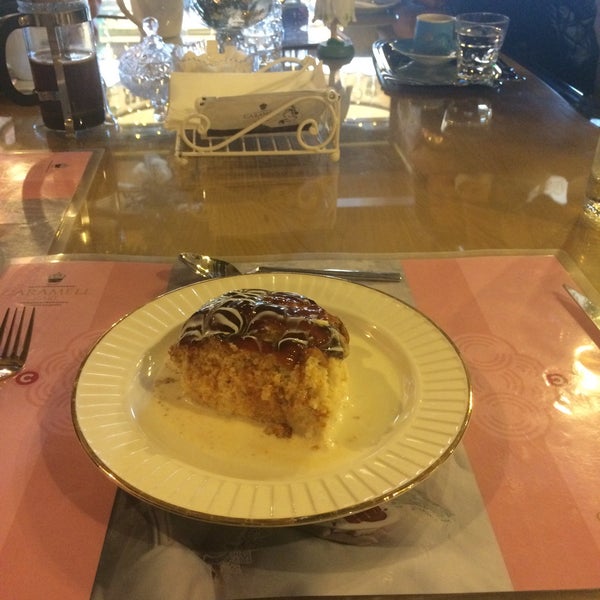 1/1/2015에 Sibel B.님이 Caramell Cake에서 찍은 사진