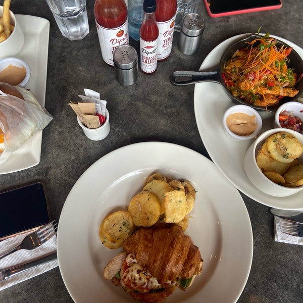 Eggspectation Breakfast Spot