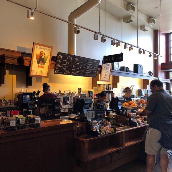 Photo taken at Peet&#39;s Coffee &amp; Tea by Kathryn L. on 7/27/2019