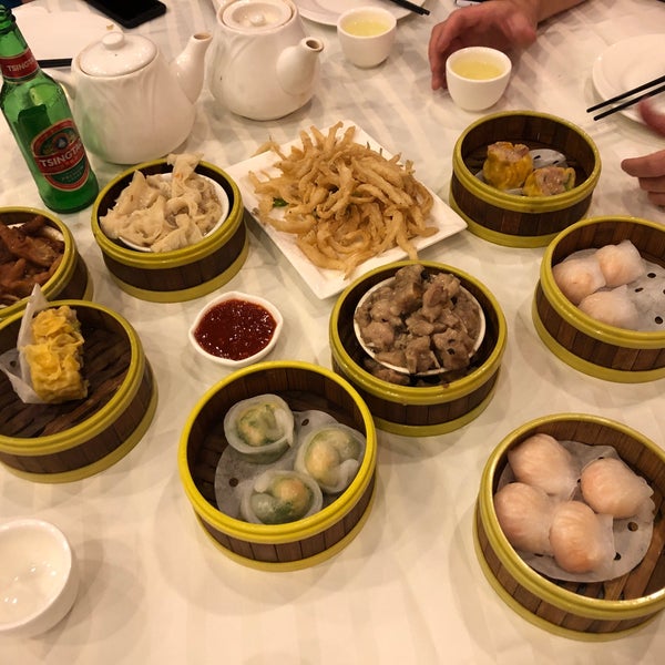 Photo taken at Jing Fong Restaurant 金豐大酒樓 by L.C= on 9/14/2019