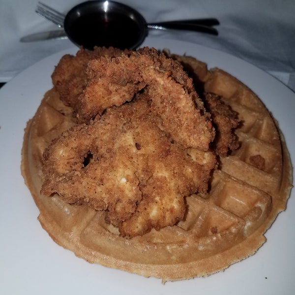 The food was really good, i had the chicken and waffles. The owner was really cool, i am definitely going back. I'm ha ing the Fried Green Tomatoes and the Spicy Pasta next time