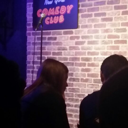 รูปภาพถ่ายที่ New York Comedy Club โดย Sonya S. เมื่อ 6/19/2015